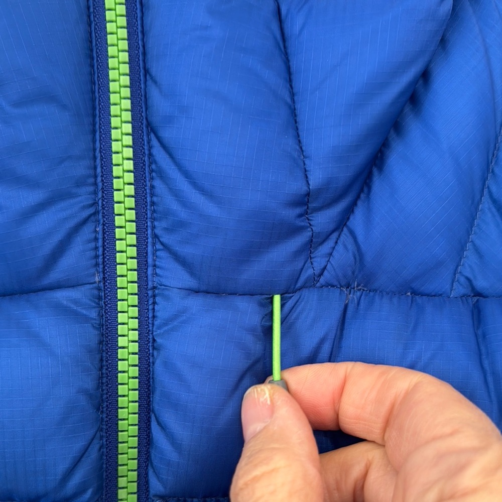 Blue and Green Puffer Jacket with Quilted Design and Attached Hood - Picture 8 of 10